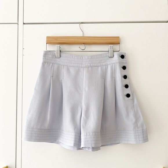 𝅺BNWT Club Monaco shorts with side buttons - Picture 2 of 10